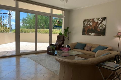 Condo in Hillsboro Beach, Florida, 2 bedrooms  № 2086980 - photo 19