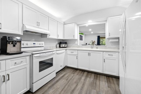 Copropriété à vendre à Boca Raton, Floride: 2 chambres, 130.71 m2 № 2325428 - photo 11