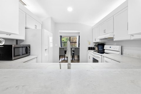 Copropriété à vendre à Boca Raton, Floride: 2 chambres, 130.71 m2 № 2325428 - photo 14
