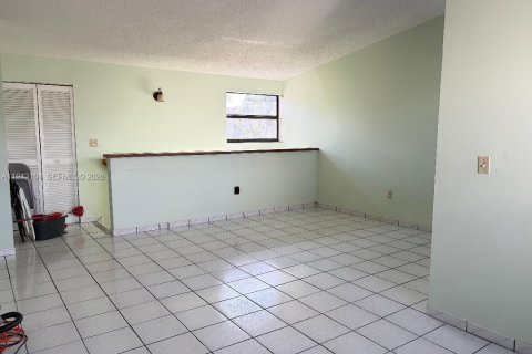 Condominio en venta en Miami, Florida, 2 dormitorios, 93.37 m2 № 2000478 - foto 4