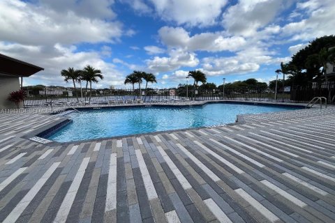 Condominio en venta en Miami, Florida, 2 dormitorios, 93.37 m2 № 2000478 - foto 11