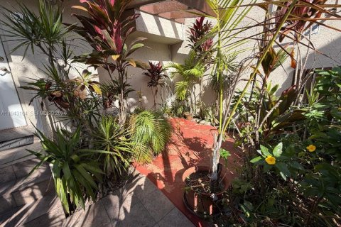 Condominio en venta en Miami, Florida, 2 dormitorios, 93.37 m2 № 2000478 - foto 2