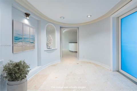 Condominio en alquiler en Fort Lauderdale, Florida, 2 dormitorios, 130.25 m2 № 2030063 - foto 2