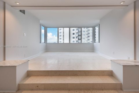 Condominio en alquiler en Fort Lauderdale, Florida, 2 dormitorios, 130.25 m2 № 2030063 - foto 9