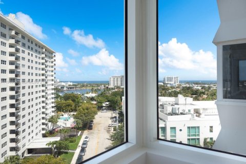 Condominio en alquiler en Fort Lauderdale, Florida, 2 dormitorios, 130.25 m2 № 2030063 - foto 10