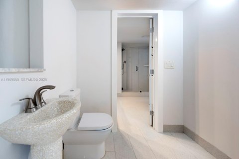 Condominio en alquiler en Fort Lauderdale, Florida, 2 dormitorios, 130.25 m2 № 2030063 - foto 15