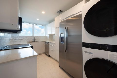 Condominio en alquiler en Fort Lauderdale, Florida, 2 dormitorios, 130.25 m2 № 2030063 - foto 13