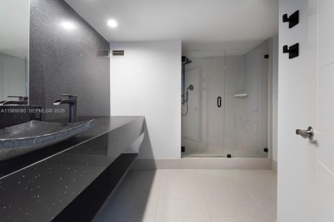 Condominio en alquiler en Fort Lauderdale, Florida, 2 dormitorios, 130.25 m2 № 2030063 - foto 18