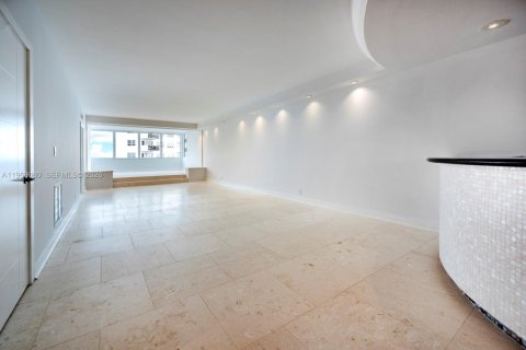 Condominio en alquiler en Fort Lauderdale, Florida, 2 dormitorios, 130.25 m2 № 2030063 - foto 12