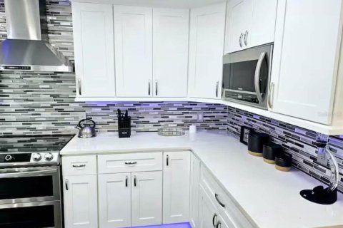 Снять в аренду виллу или дом в Дэвенпорт, Флорида 2 комнаты, 263.38м2, № 1901747 - фото 9