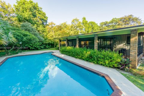 Casa en alquiler en Miami, Florida, 3 dormitorios, 176.89 m2 № 1993670 - foto 11