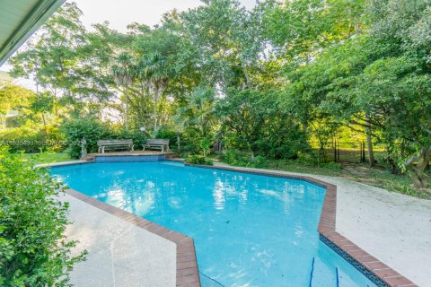 Casa en alquiler en Miami, Florida, 3 dormitorios, 176.89 m2 № 1993670 - foto 12