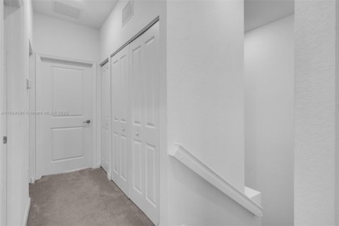 Touwnhouse à vendre à Miami, Floride: 3 chambres, 133.97 m2 № 1951222 - photo 13