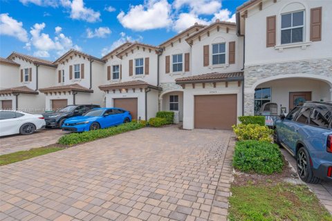 Touwnhouse à vendre à Miami, Floride: 3 chambres, 133.97 m2 № 1951222 - photo 3