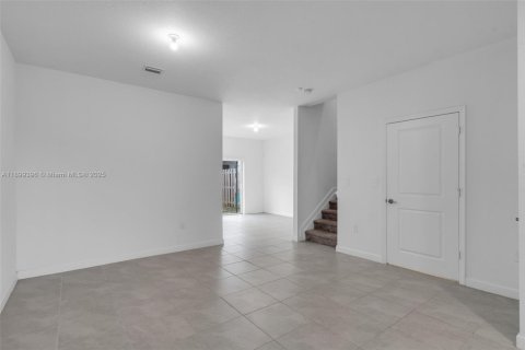 Touwnhouse à vendre à Miami, Floride: 3 chambres, 133.97 m2 № 1951222 - photo 6