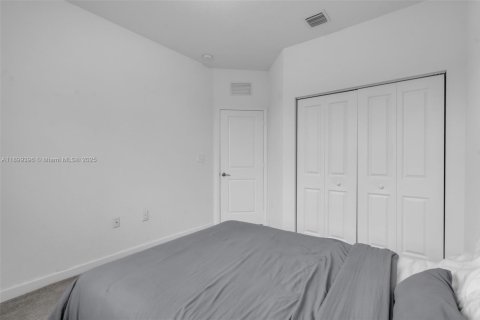 Touwnhouse à vendre à Miami, Floride: 3 chambres, 133.97 m2 № 1951222 - photo 17