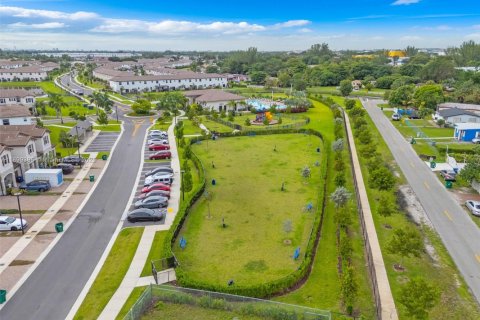 Touwnhouse à vendre à Miami, Floride: 3 chambres, 133.97 m2 № 1951222 - photo 30