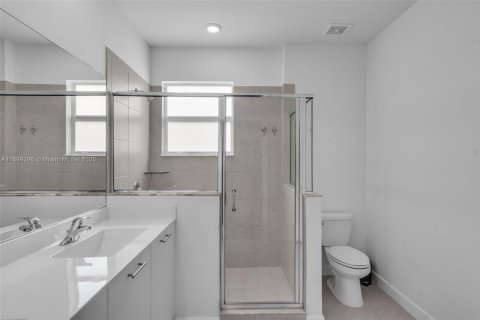 Touwnhouse à vendre à Miami, Floride: 3 chambres, 133.97 m2 № 1951222 - photo 23