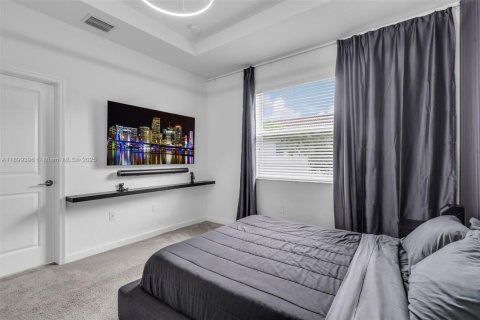 Touwnhouse à vendre à Miami, Floride: 3 chambres, 133.97 m2 № 1951222 - photo 20