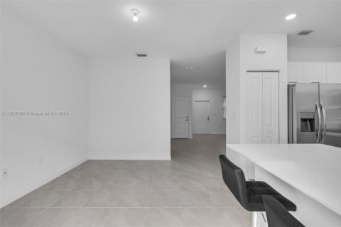 Touwnhouse à vendre à Miami, Floride: 3 chambres, 133.97 m2 № 1951222 - photo 9