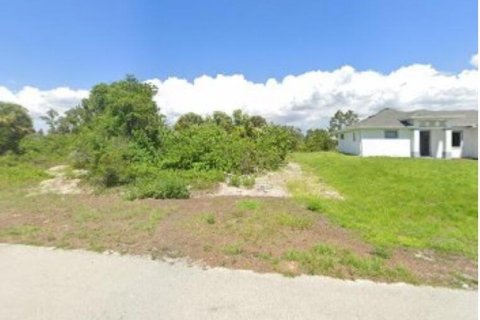 Propiedad comercial en Lehigh Acres, Florida № 2158327