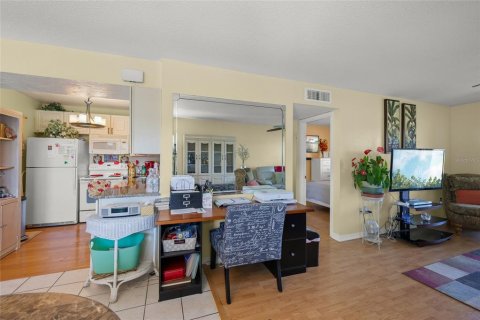 Condominio en alquiler en Sarasota, Florida, 2 dormitorios, 84.45 m2 № 2116396 - foto 21