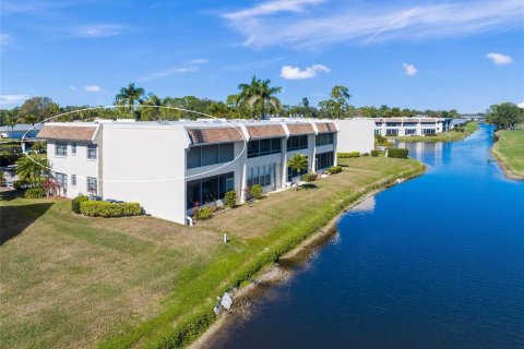 Condominio en alquiler en Sarasota, Florida, 2 dormitorios, 84.45 m2 № 2116396 - foto 2