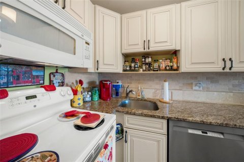 Condominio en alquiler en Sarasota, Florida, 2 dormitorios, 84.45 m2 № 2116396 - foto 19