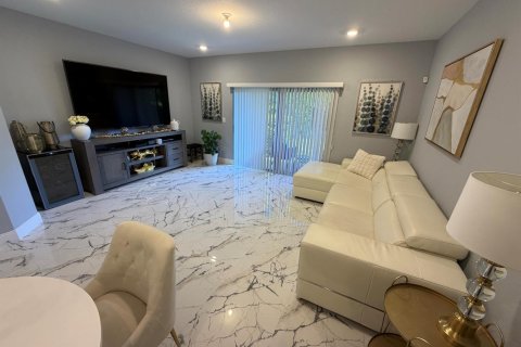 Adosado en venta en Deerfield Beach, Florida, 3 dormitorios, 144.37 m2 № 2183880 - foto 2