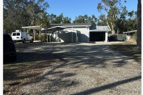 Commercial property in Saint Petersburg, Florida № 1759829 - photo 1