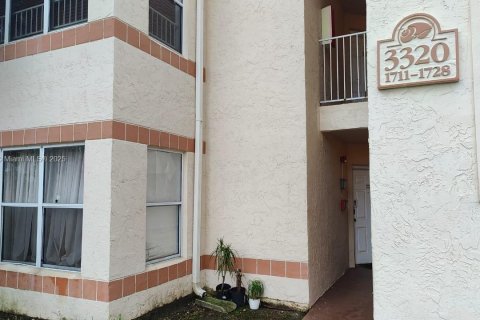 Снять в аренду кондоминиум в Маргит, Флорида 1 спальня, 66.15м2, № 1962611 - фото 1