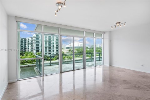 Condo in Miami, Florida, 3 bedrooms  № 2067156 - photo 3