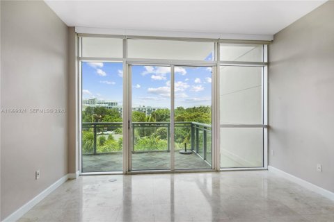 Condo in Miami, Florida, 3 bedrooms  № 2067156 - photo 11