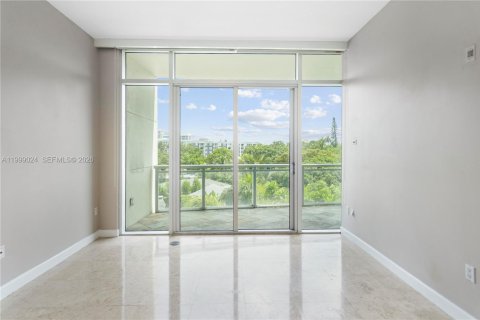 Condo in Miami, Florida, 3 bedrooms  № 2067156 - photo 9