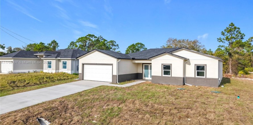 House in Lehigh Acres, Florida 3 bedrooms, 143.81 sq.m. № 1735815