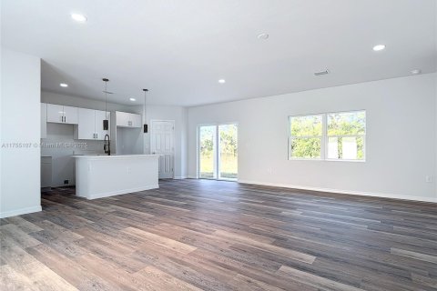 House in Lehigh Acres, Florida 3 bedrooms, 143.81 sq.m. № 1735815 - photo 4