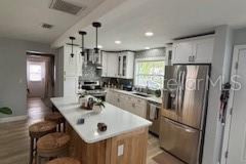 Villa ou maison à vendre à Clearwater, Floride: 4 chambres, 188.41 m2 № 2415482 - photo 4
