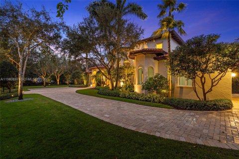 Купить виллу или дом в Пайнкрест, Флорида 6 спален, 594.39м2, № 2043690 - фото 8