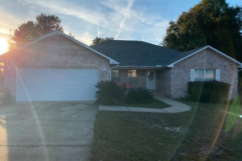 Villa ou maison à louer à Crestview, Floride: 4 chambres, 220.64 m2 № 590081 - photo 1