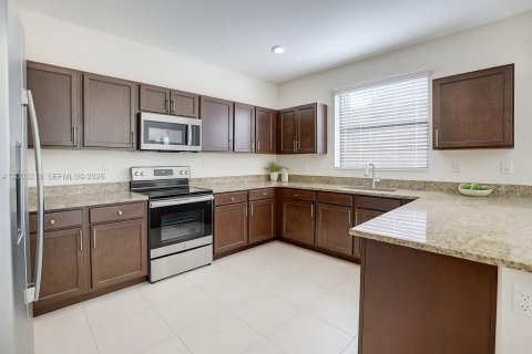 Townhouse in Miami, Florida 3 bedrooms, 158.03 sq.m. № 2066581 - photo 7