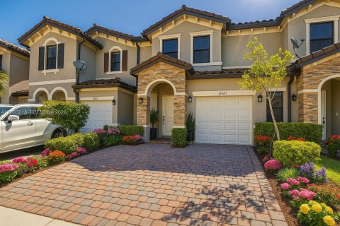 Townhouse in Miami, Florida 3 bedrooms, 158.03 sq.m. № 2066581