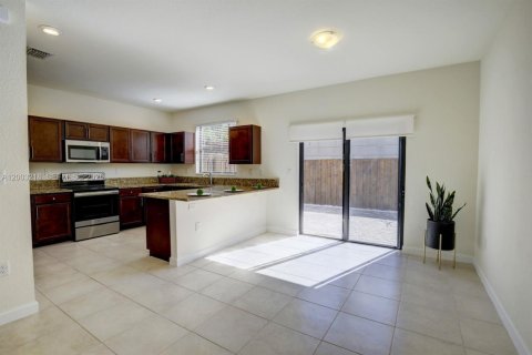 Townhouse in Miami, Florida 3 bedrooms, 158.03 sq.m. № 2066581 - photo 10