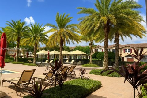 Townhouse in Miami, Florida 3 bedrooms, 158.03 sq.m. № 2066581 - photo 28