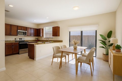 Townhouse in Miami, Florida 3 bedrooms, 158.03 sq.m. № 2066581 - photo 9