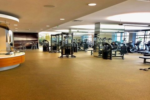 Condo in Bal Harbour, Florida, 1 bedroom  № 1925912 - photo 9