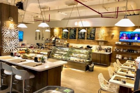 Condo in Bal Harbour, Florida, 1 bedroom  № 1925912 - photo 7