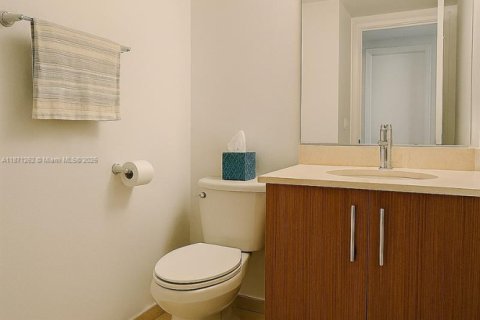 Condo in Bal Harbour, Florida, 1 bedroom  № 1925912 - photo 21