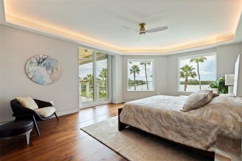 Condo in Tierra Verde, Florida, 3 bedrooms  № 2396304 - photo 26