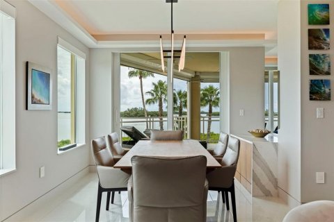 Condo in Tierra Verde, Florida, 3 bedrooms  № 2396304 - photo 11