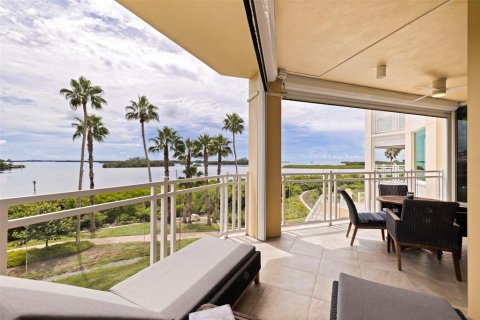 Condo in Tierra Verde, Florida, 3 bedrooms  № 2396304 - photo 19